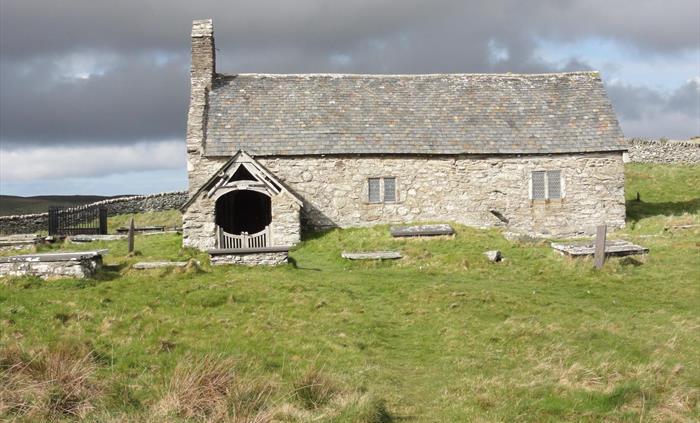 Llangelynnin church, Rowen
